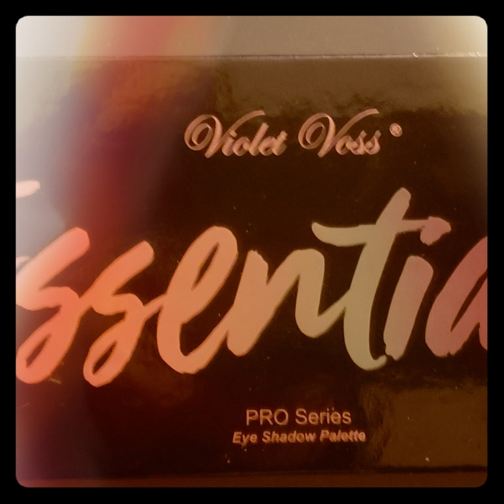 Violet Voss Essentials Eyeshadow Palette
